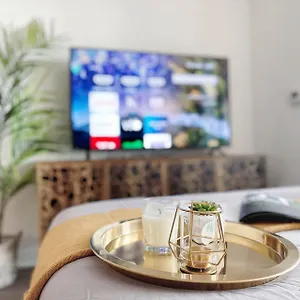 Apartment Deluxe In Downtown With Amazing View, Toronto