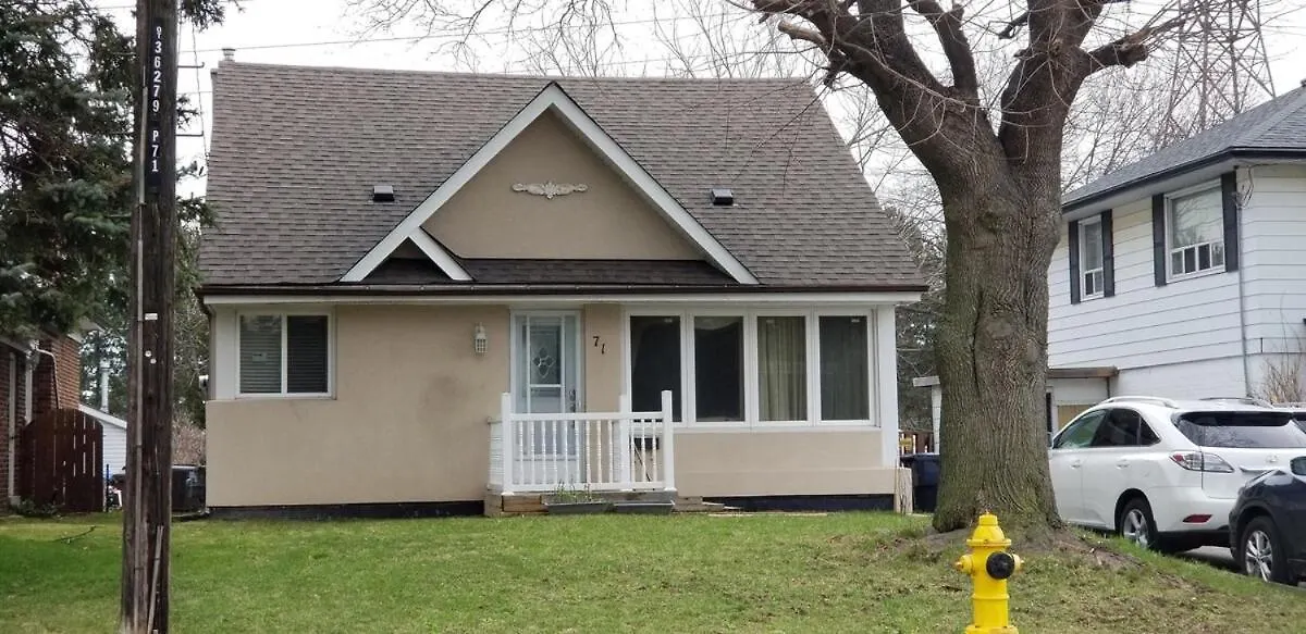 Spacious Mbr Near Kennedy Subway & Go Toronto Homestay