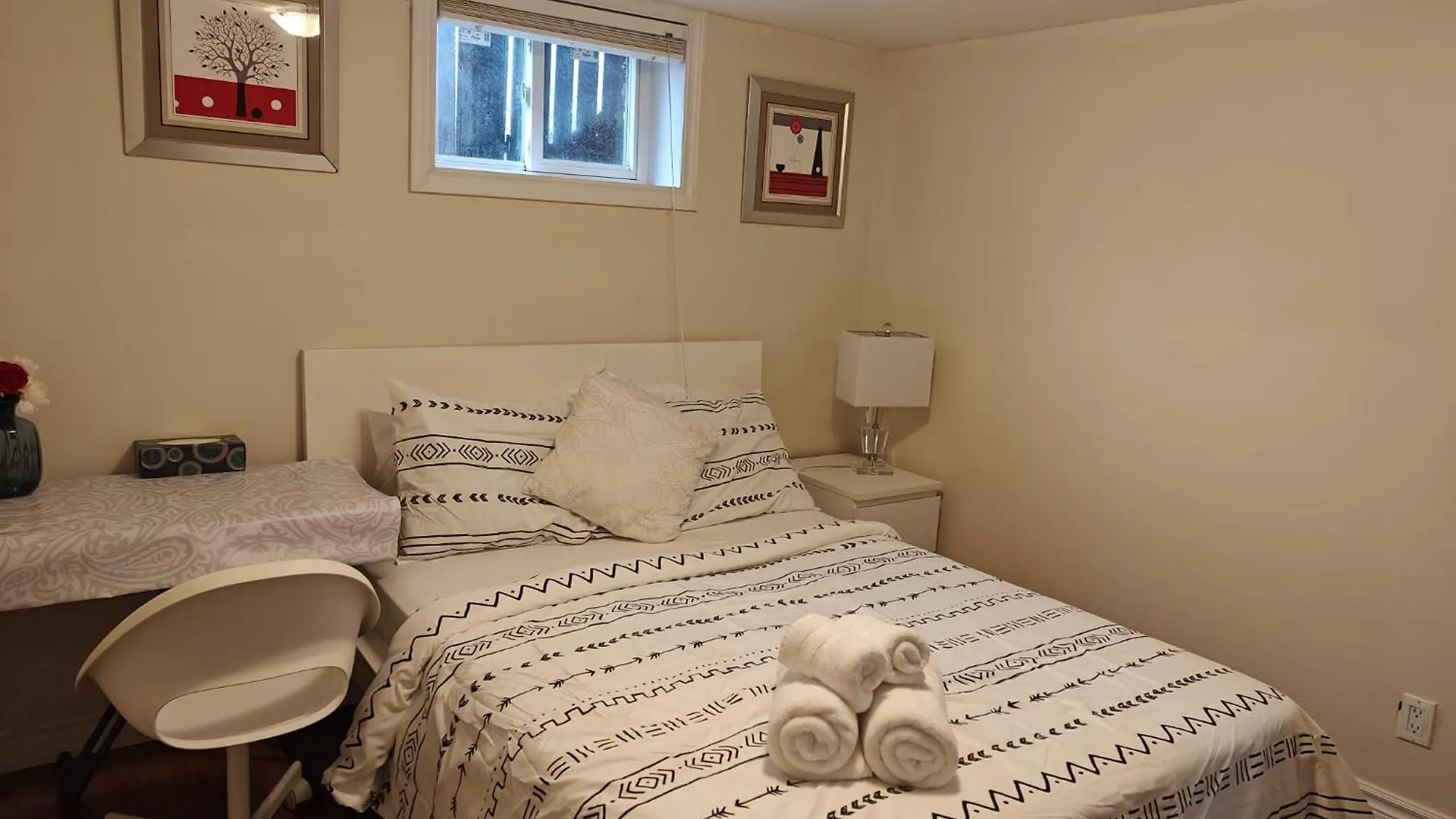 Spacious Mbr Near Kennedy Subway & Go Toronto 0*,  Canada