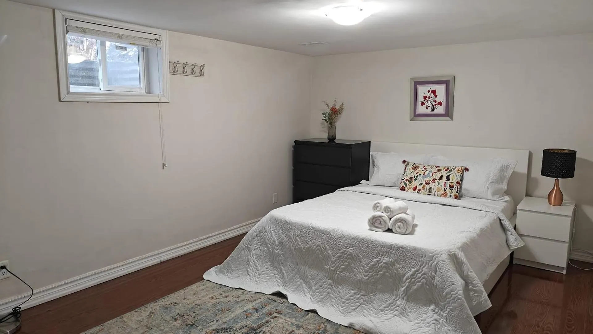 Spacious Mbr Near Kennedy Subway & Go Toronto Homestay