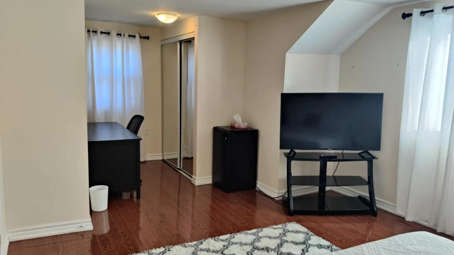 Privat bolig Spacious Mbr Near Kennedy Subway & Go Toronto